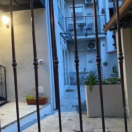 Tra Maggiore E Dorta Terra Apartment